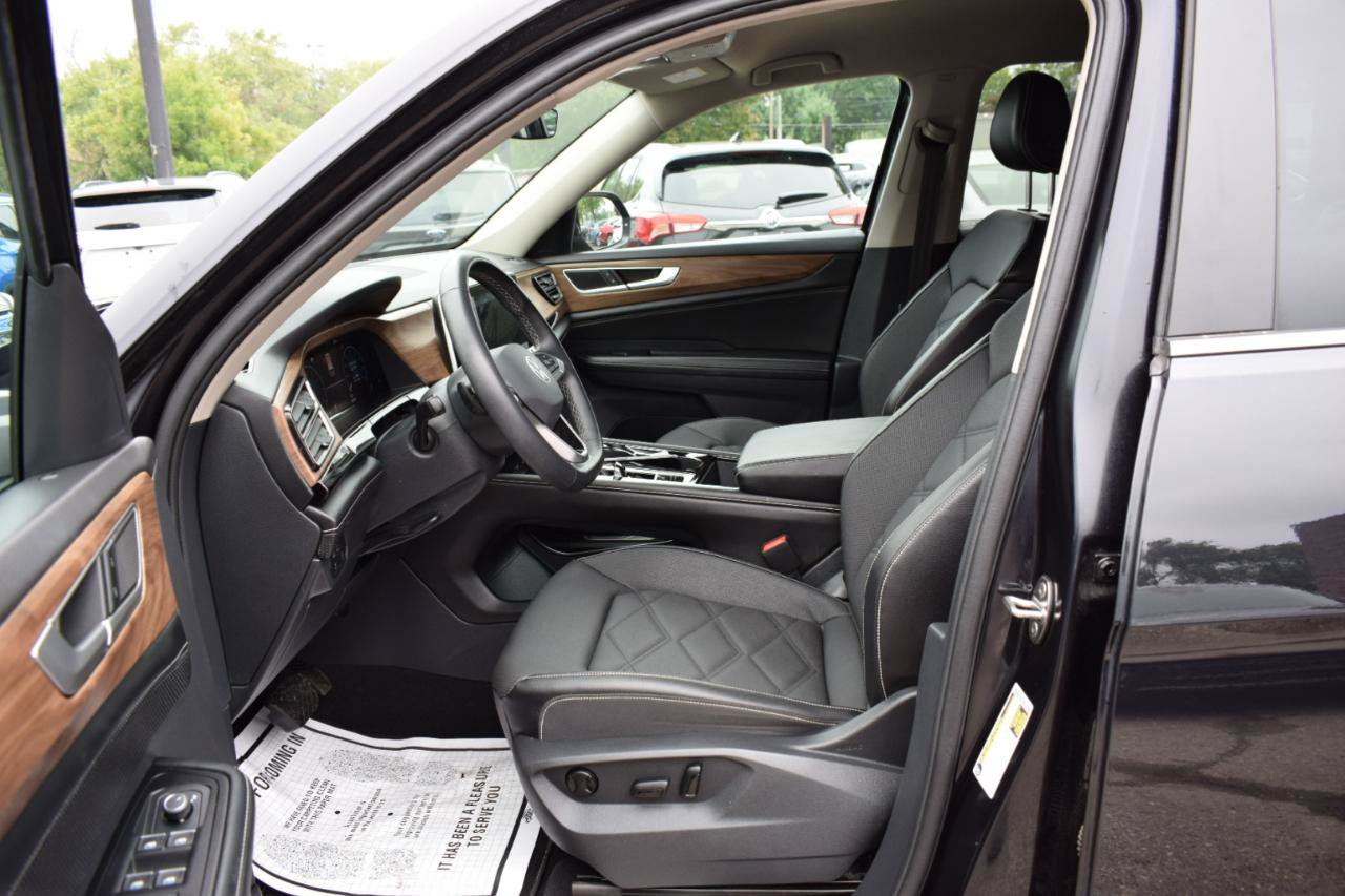 Used 2024 Volkswagen Atlas SE AWD/4WD image 30