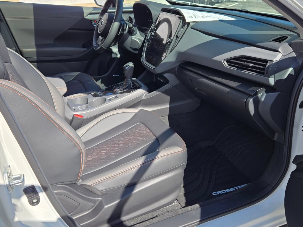 Certified 2025 Subaru Crosstrek 2.5i Limited AWD/4WD image 4
