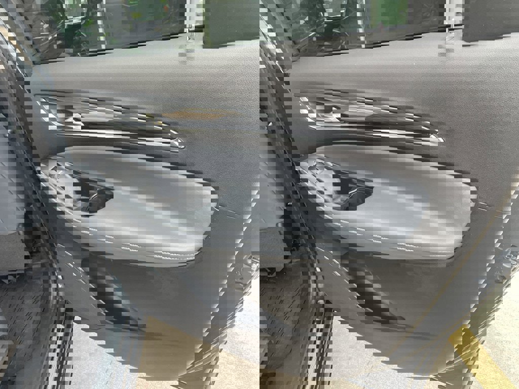 Used 2021 Buick Enclave Essence w/ Sound and Sites Package image 16