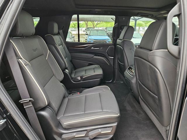 Certified 2024 Cadillac Escalade Premium Luxury image 28