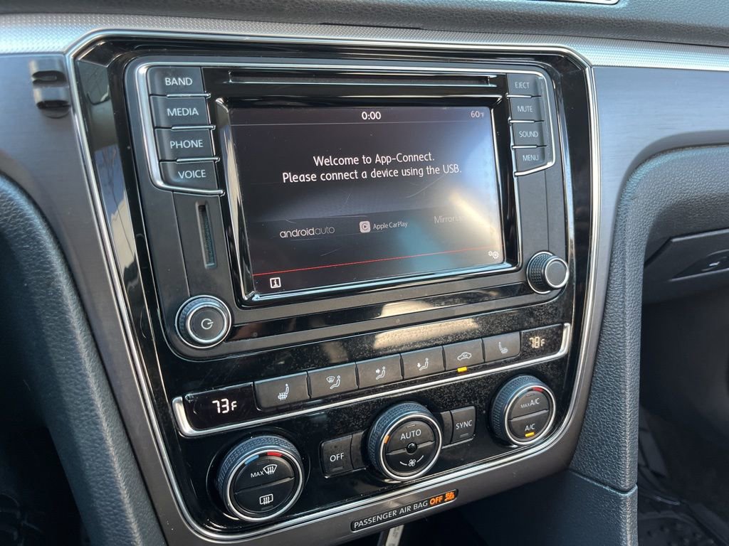 Used 2017 Volkswagen Passat 1.8T R-Line image 29