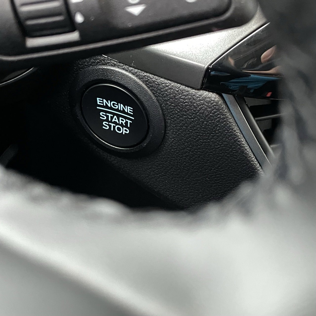 Used 2024 Ford Escape Active image 16