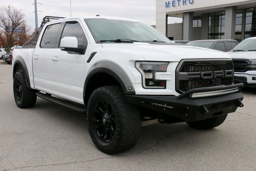 Used 2018 Ford F150 Raptor w/ Equipment Group 802A Luxury image 4