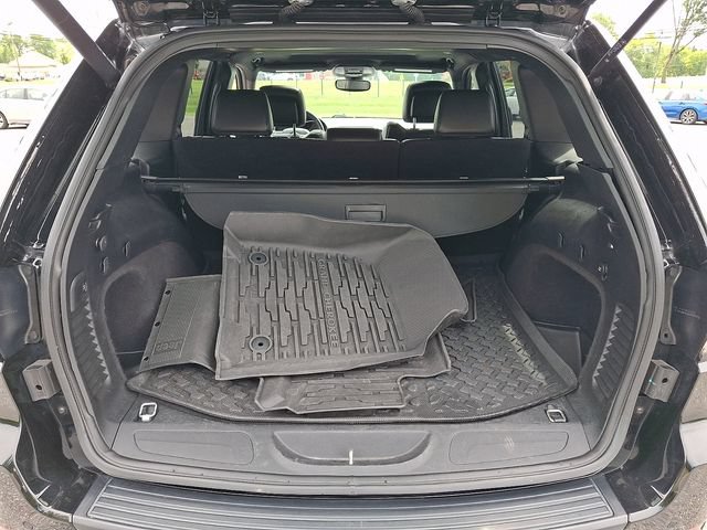 Used 2019 Jeep Grand Cherokee Laredo AWD/4WD image 28