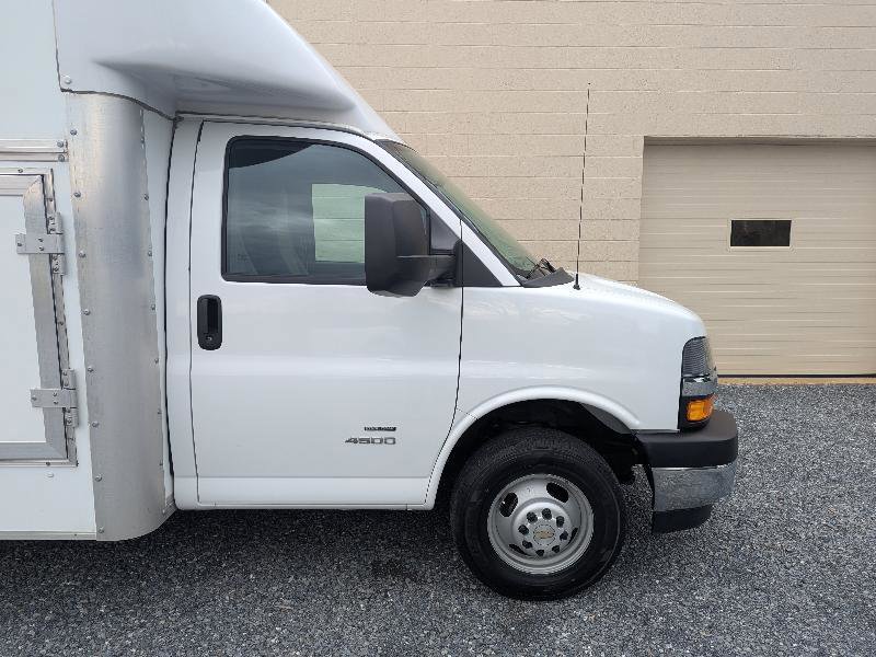 Used 2023 Chevrolet Express 4500 w/ Power Convenience Package RWD image 21