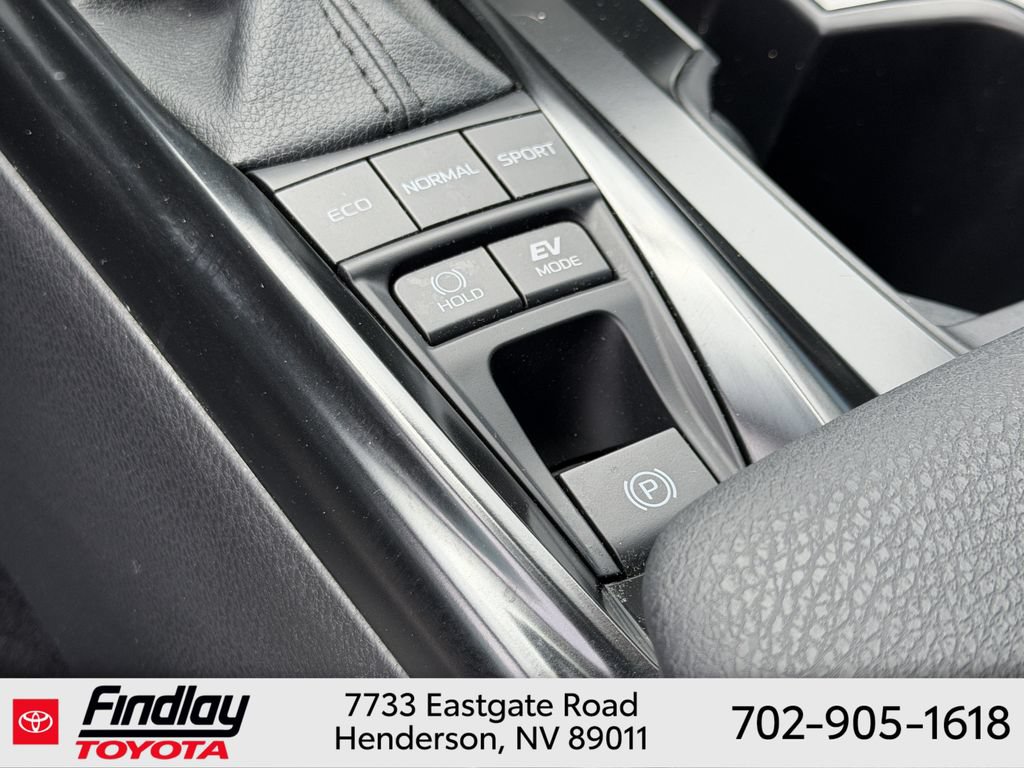 Used 2025 Toyota Camry SE AWD/4WD image 30