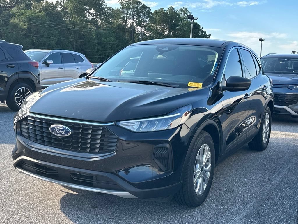 Used 2024 Ford Escape Active w/ Tech Pack #1 FWD image 3