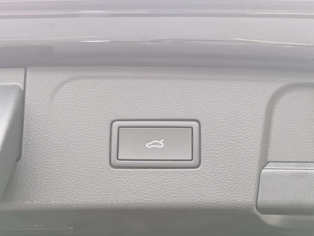 Certified 2026 Volkswagen Atlas SE FWD image 14