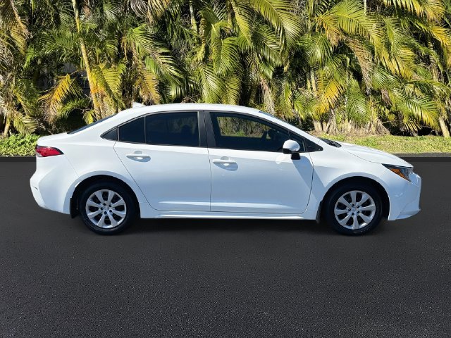 Used 2025 Toyota Corolla LE FWD image 3