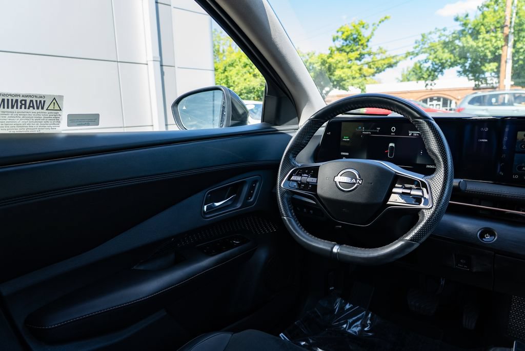 Used 2024 Nissan Ariya AWD image 12