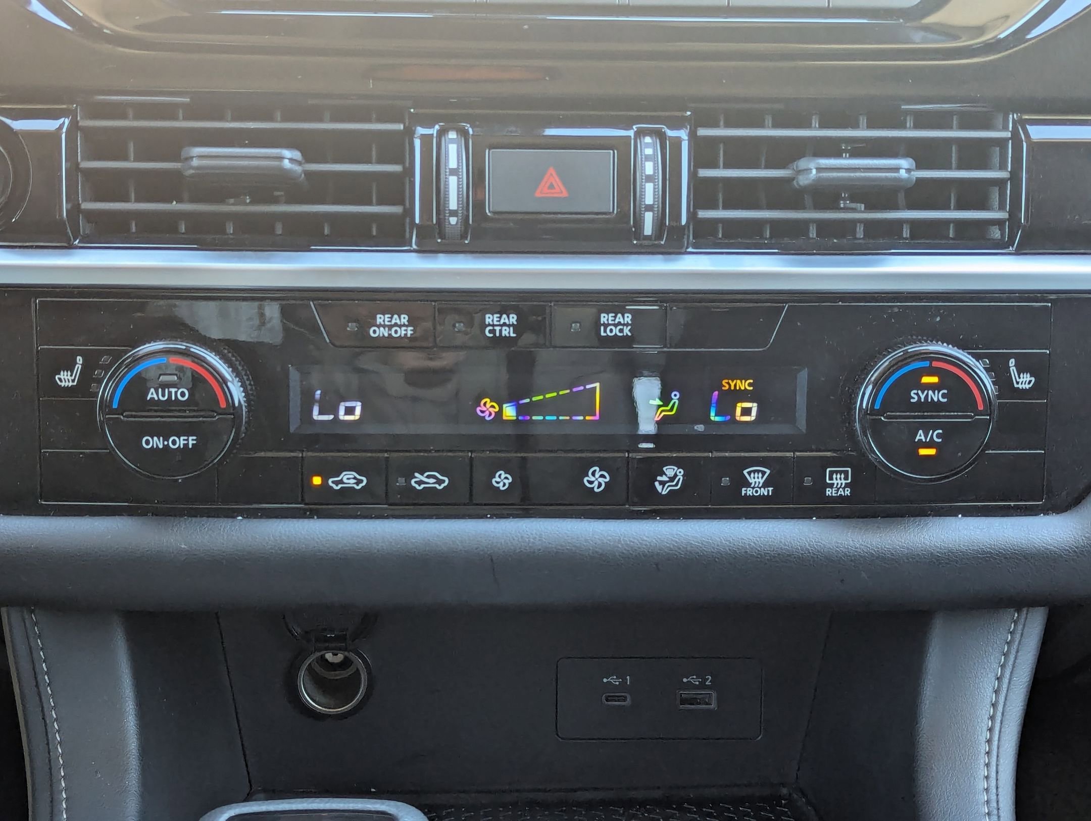 Used 2025 Nissan Pathfinder SV image 18