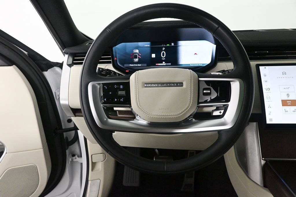 Used 2024 Land Rover Range Rover SE AWD/4WD image 2