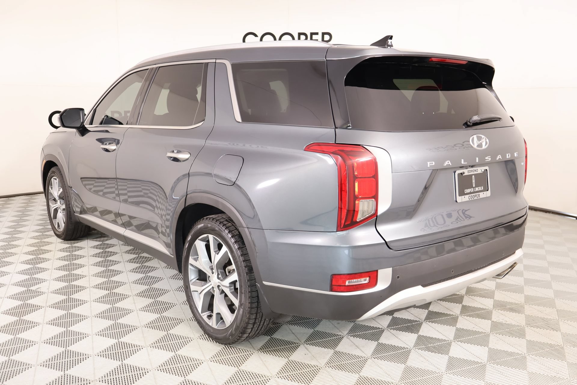 Used 2022 Hyundai Palisade SEL w/ 8P Bench Seat Package AWD/4WD image 26