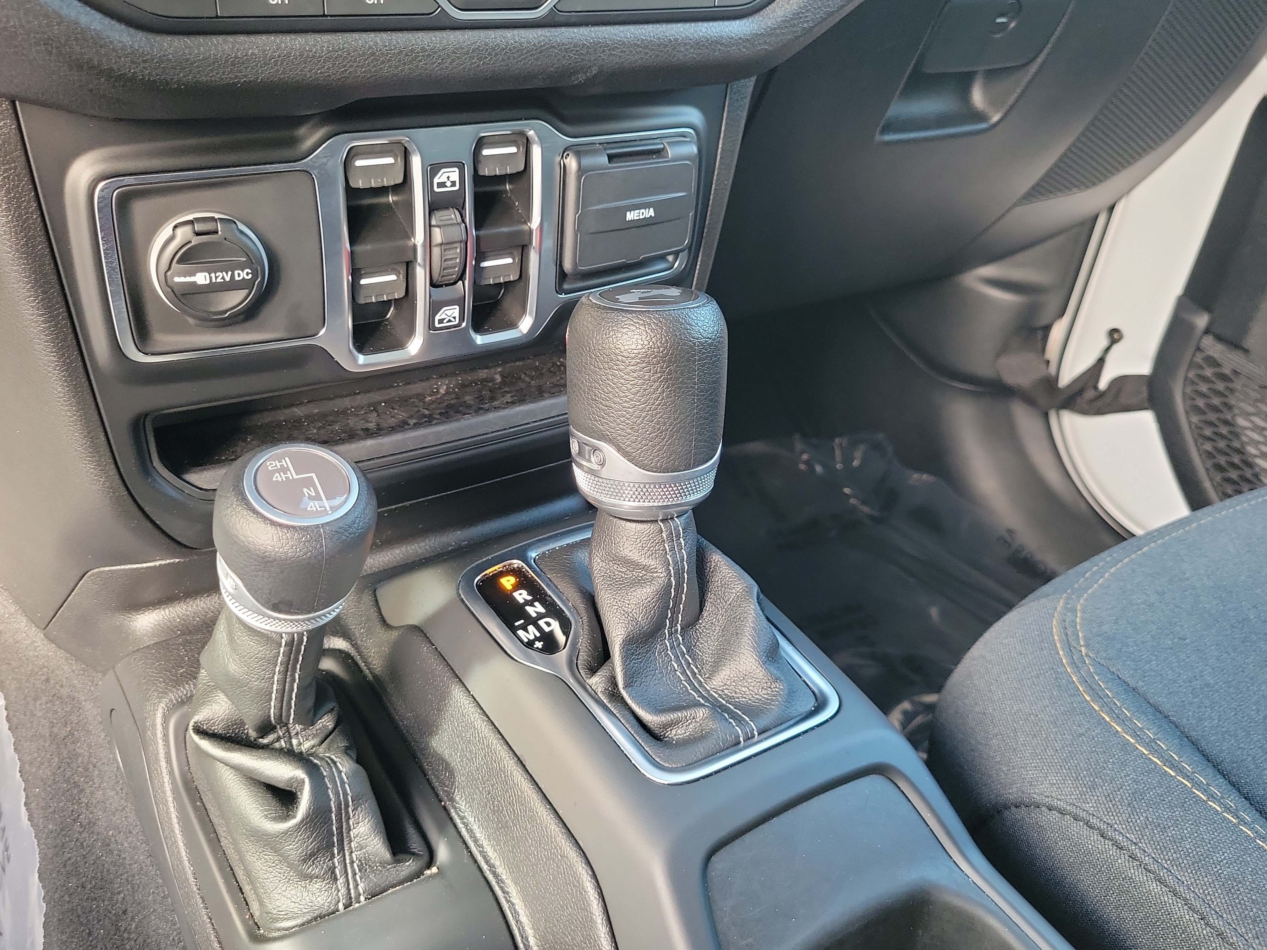 Used 2025 Jeep Wrangler Unlimited Sport AWD/4WD image 21