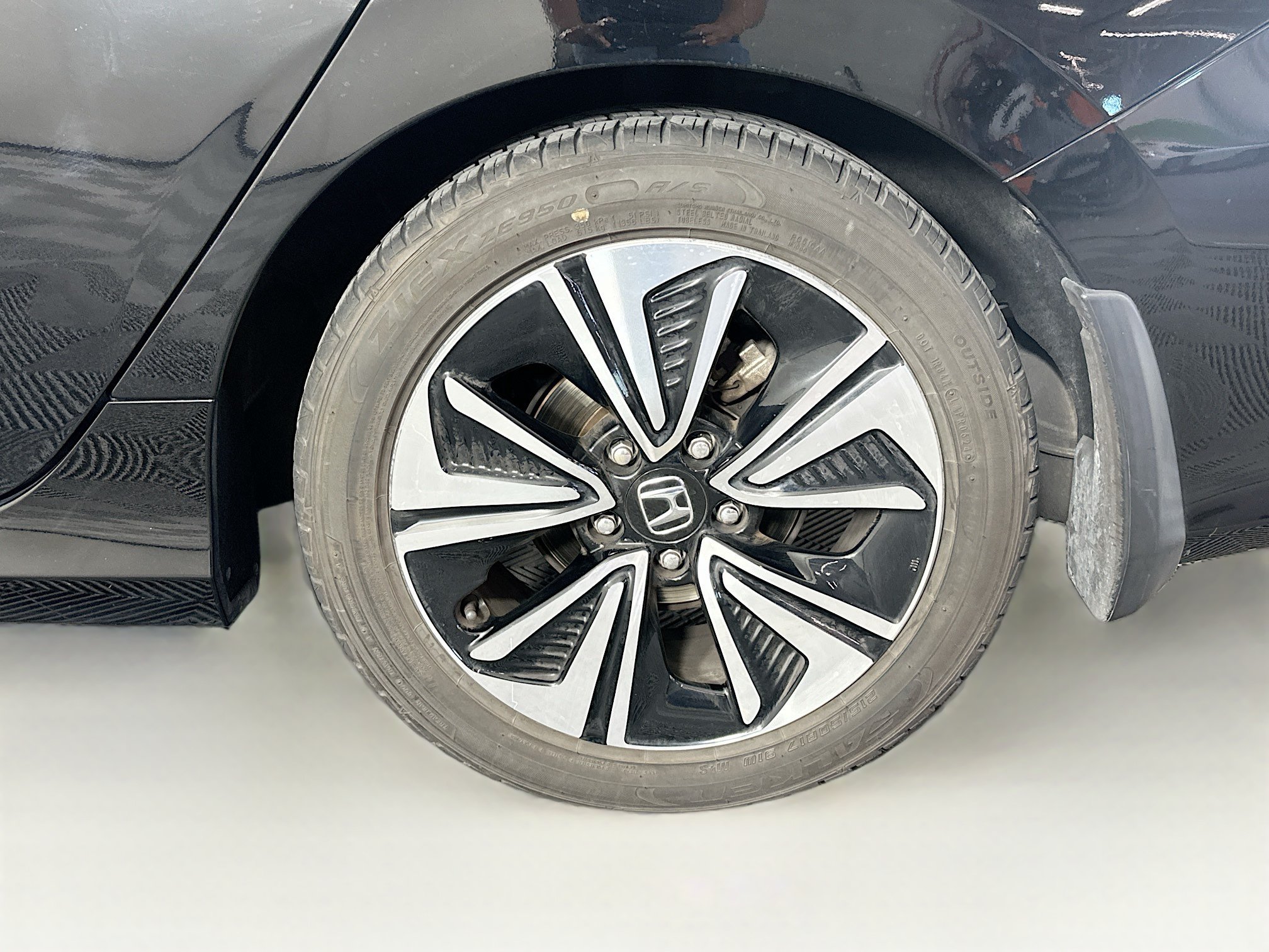 Used 2018 Honda Civic EX-L image 11