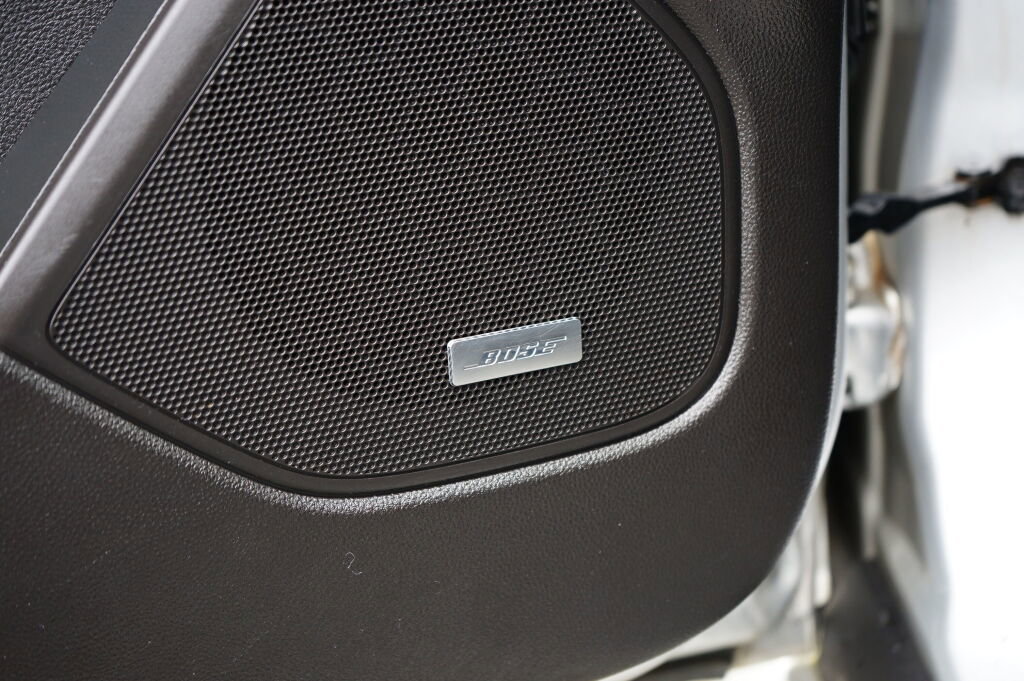 Used 2014 Chevrolet SS RWD image 11