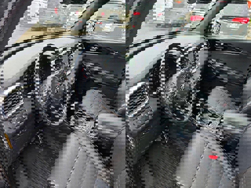 Used 2017 Kia Sorento SX image 10