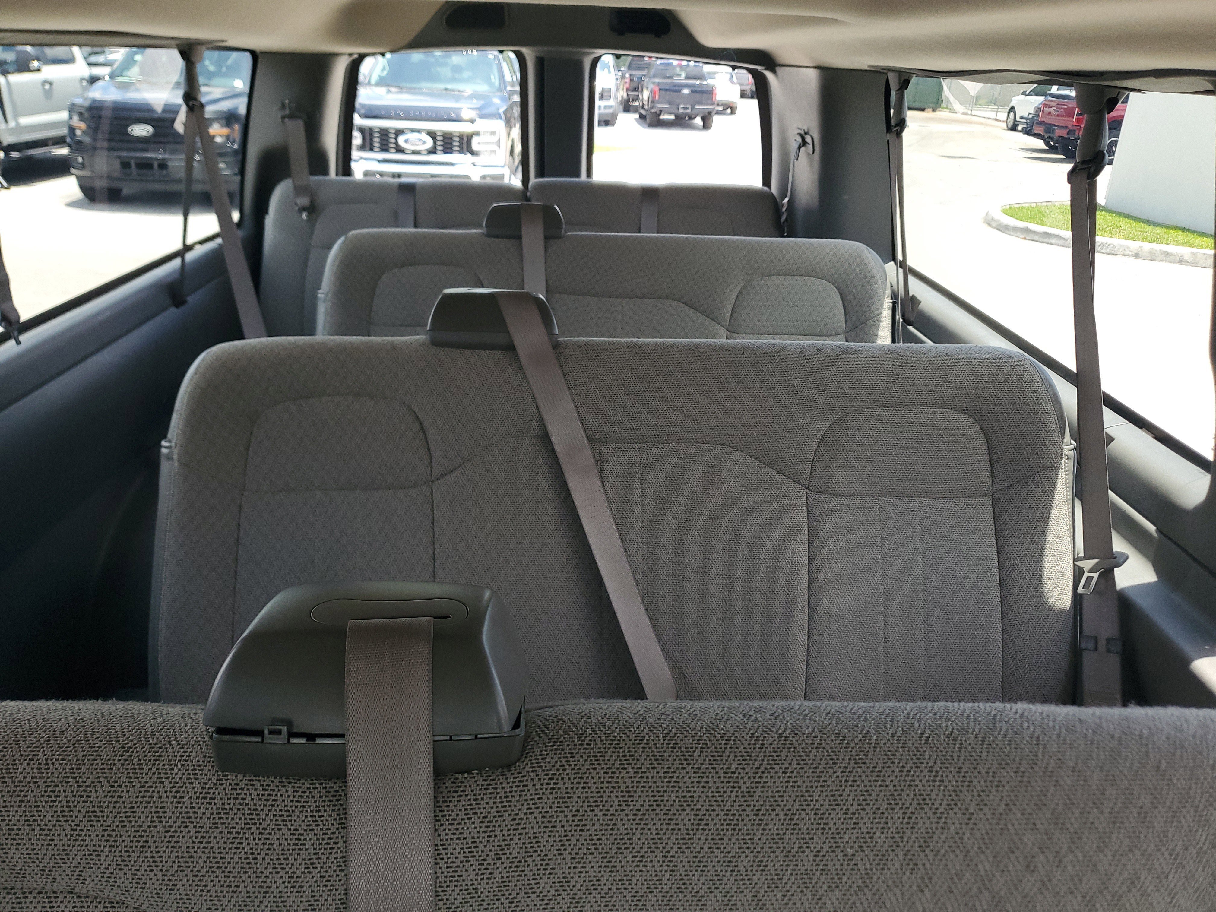Used 2025 Chevrolet Express 3500 LT w/ LT Preferred Equipment Group RWD image 13