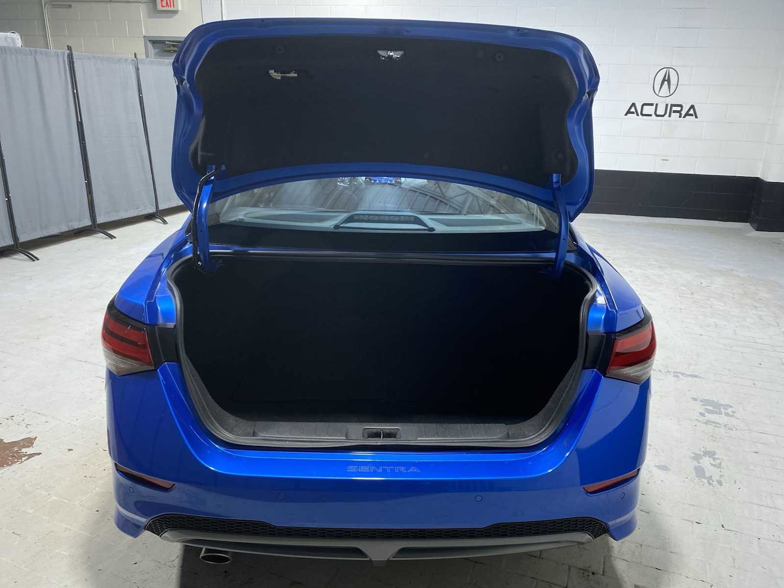 Used 2023 Nissan Sentra SR w/ Electronics Package image 19