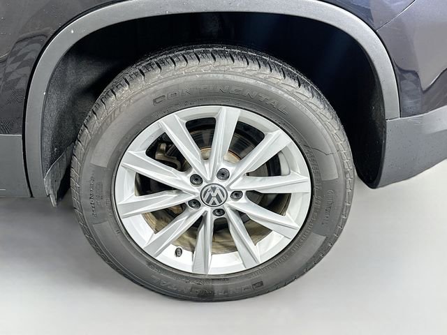 Used 2017 Volkswagen Tiguan Limited w/ Premium Package image 28