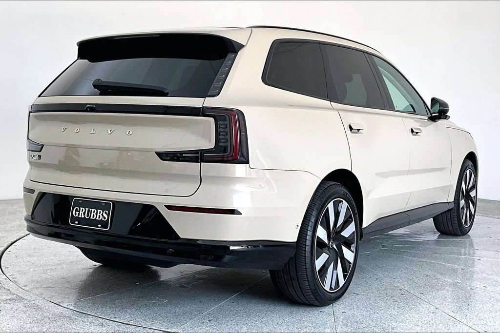 Used 2025 Volvo EX90 Plus AWD/4WD image 2