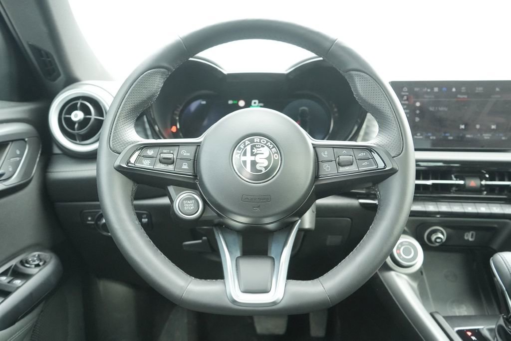 Used 2024 Alfa Romeo Tonale Ti w/ Active Assist Package image 18