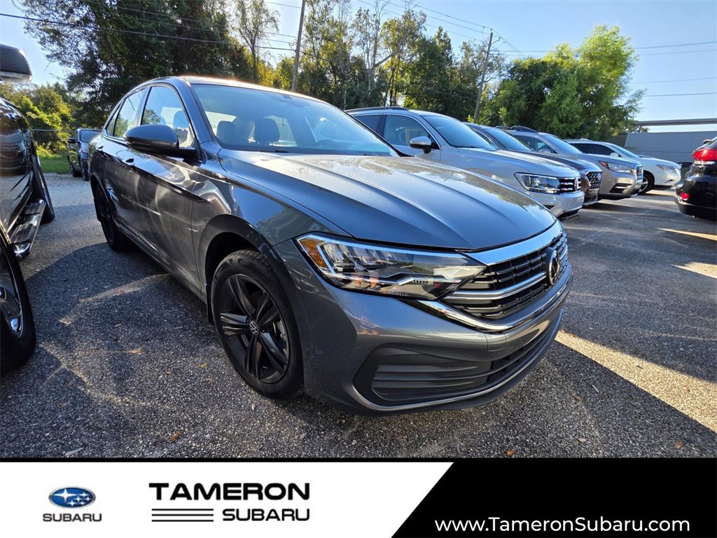 Used 2023 Volkswagen Jetta SE w/ Panoramic Sunroof Package