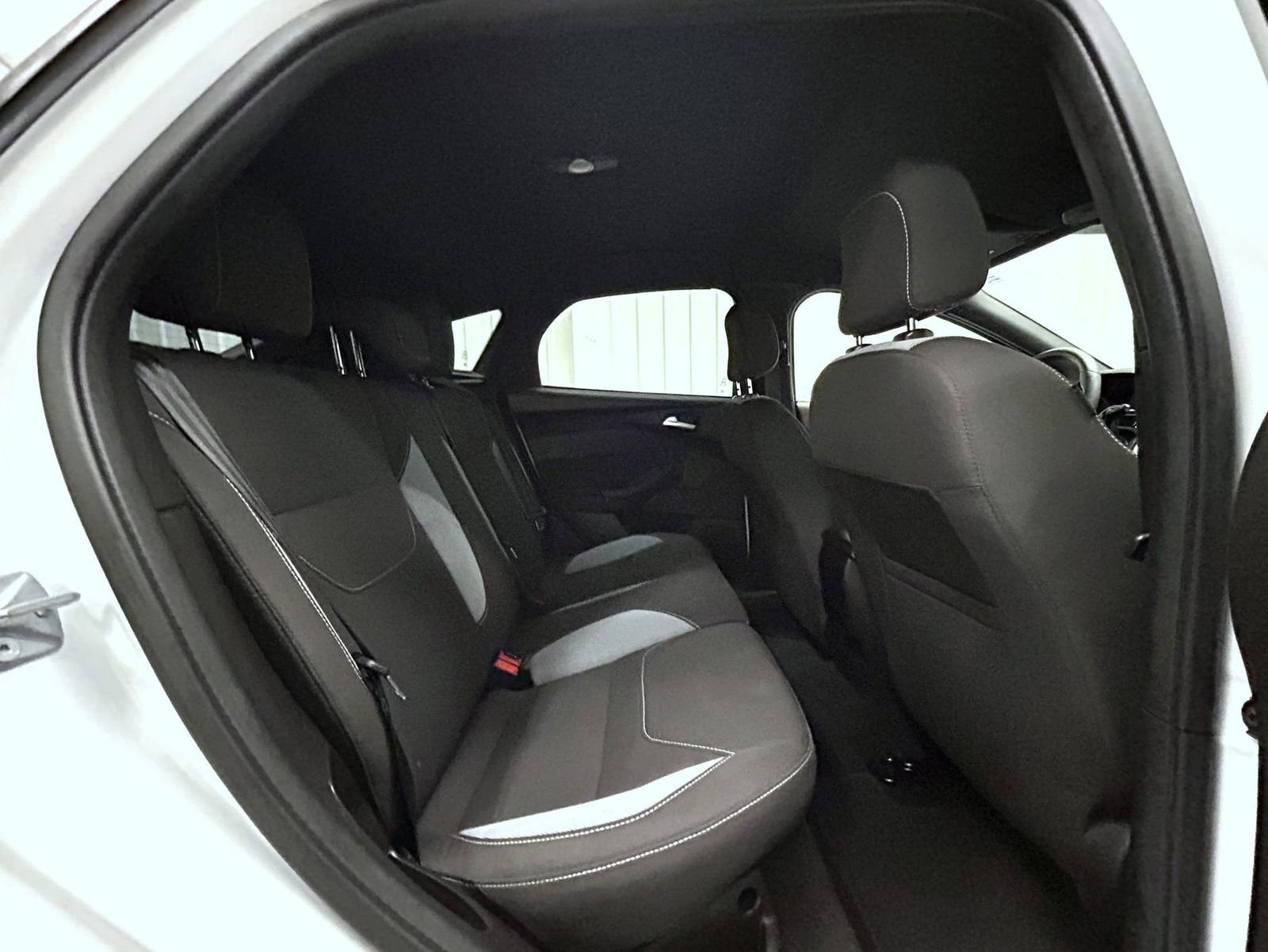 Used 2017 Ford Focus ST image 18