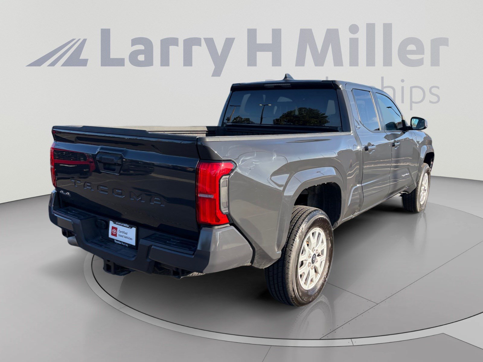 Certified 2025 Toyota Tacoma SR5 AWD/4WD image 5
