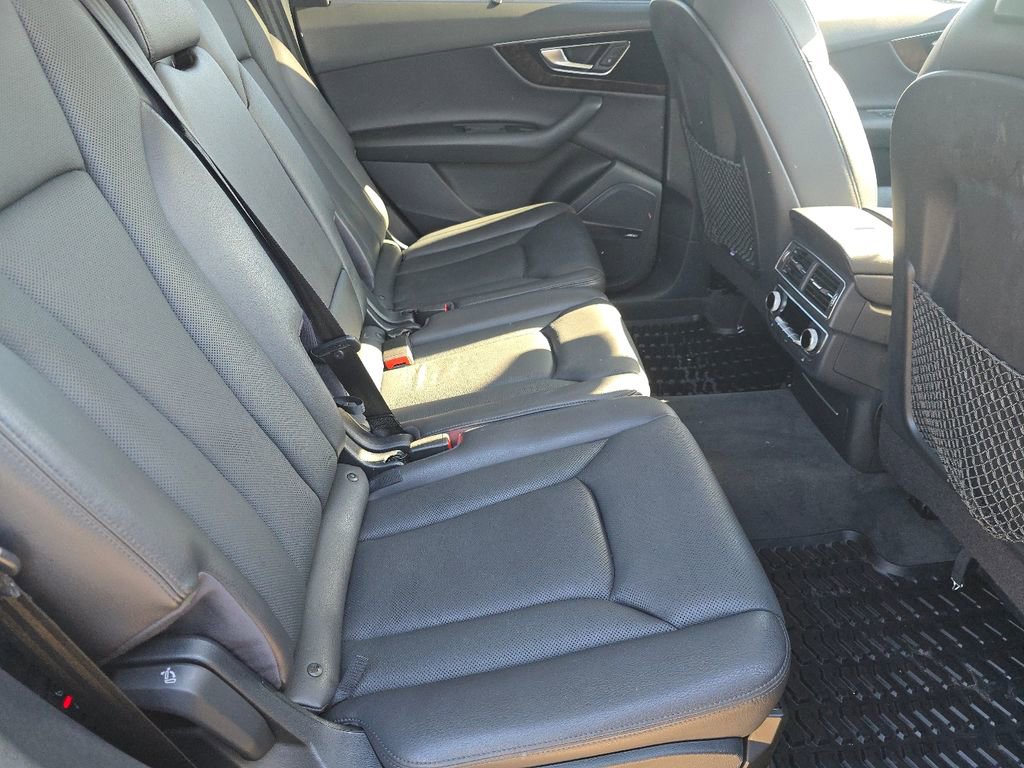 Used 2017 Audi Q7 3.0T Prestige image 17