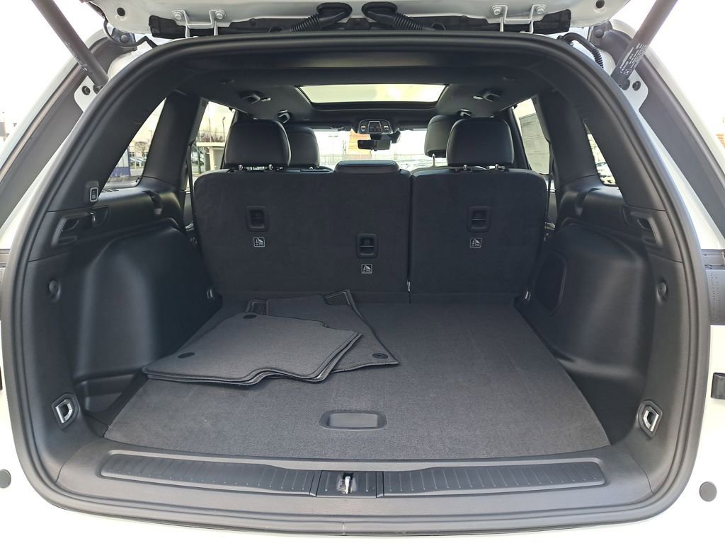 New 2025 Jeep Grand Cherokee Limited w/ Luxury Tech Group II image 28