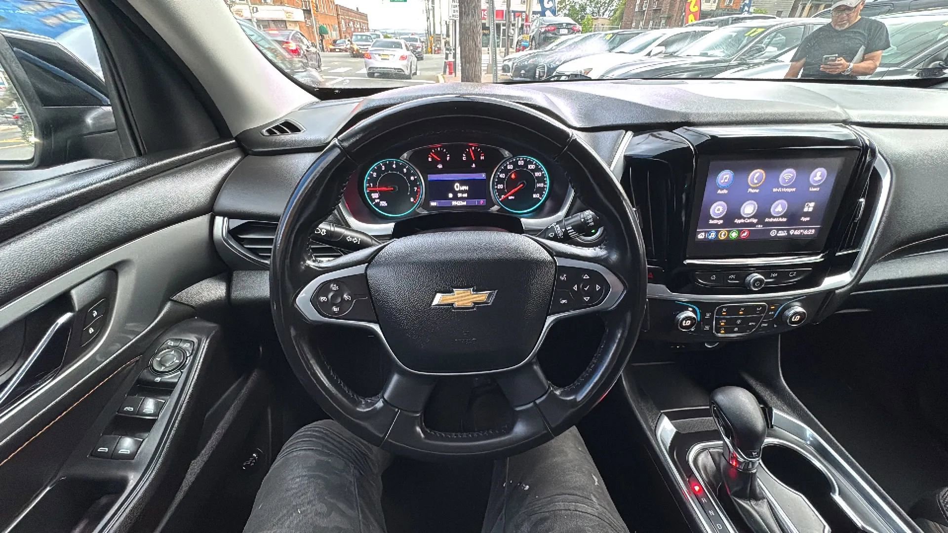 Used 2021 Chevrolet Traverse LT image 27