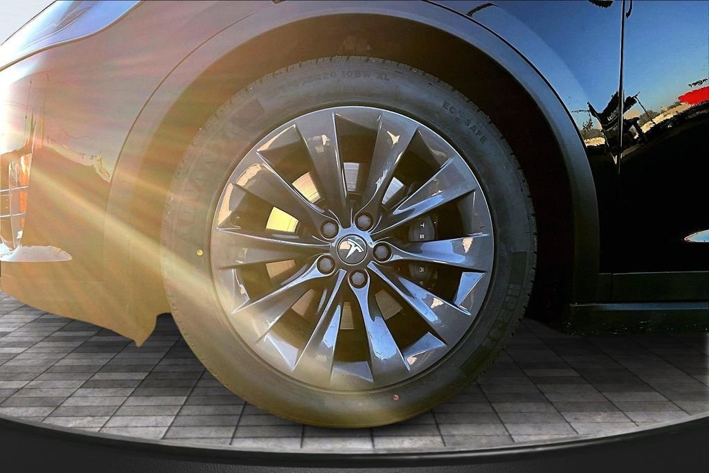 Used 2019 Tesla Model X 100D image 9