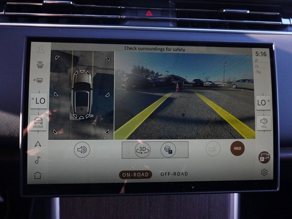 Used 2025 Land Rover Range Rover SE image 50