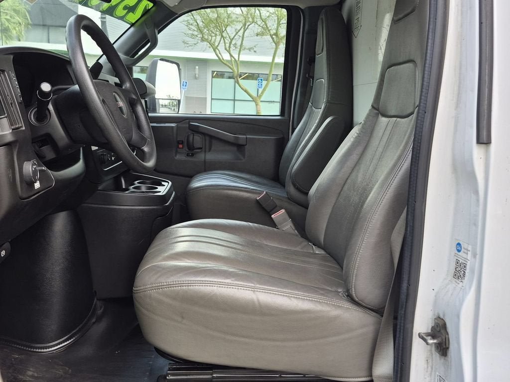 Used 2021 GMC Savana 3500 Extended w/ Power Convenience Package RWD image 22