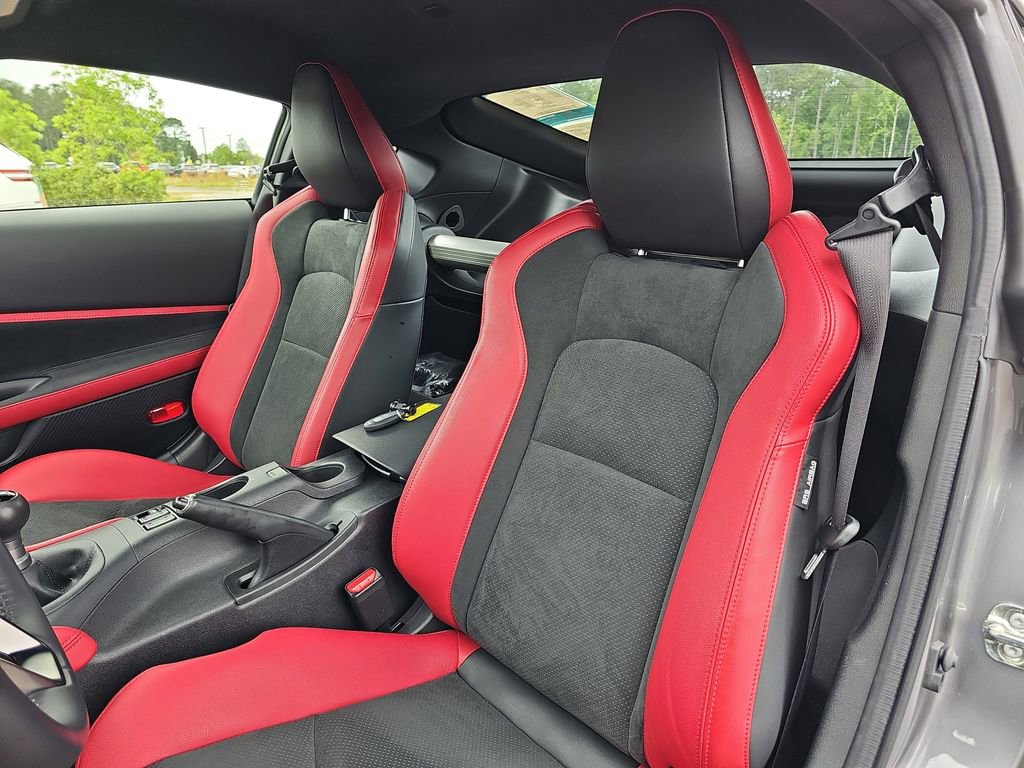 Used 2025 Nissan Z Performance w/ Floor Mat Package RWD image 17