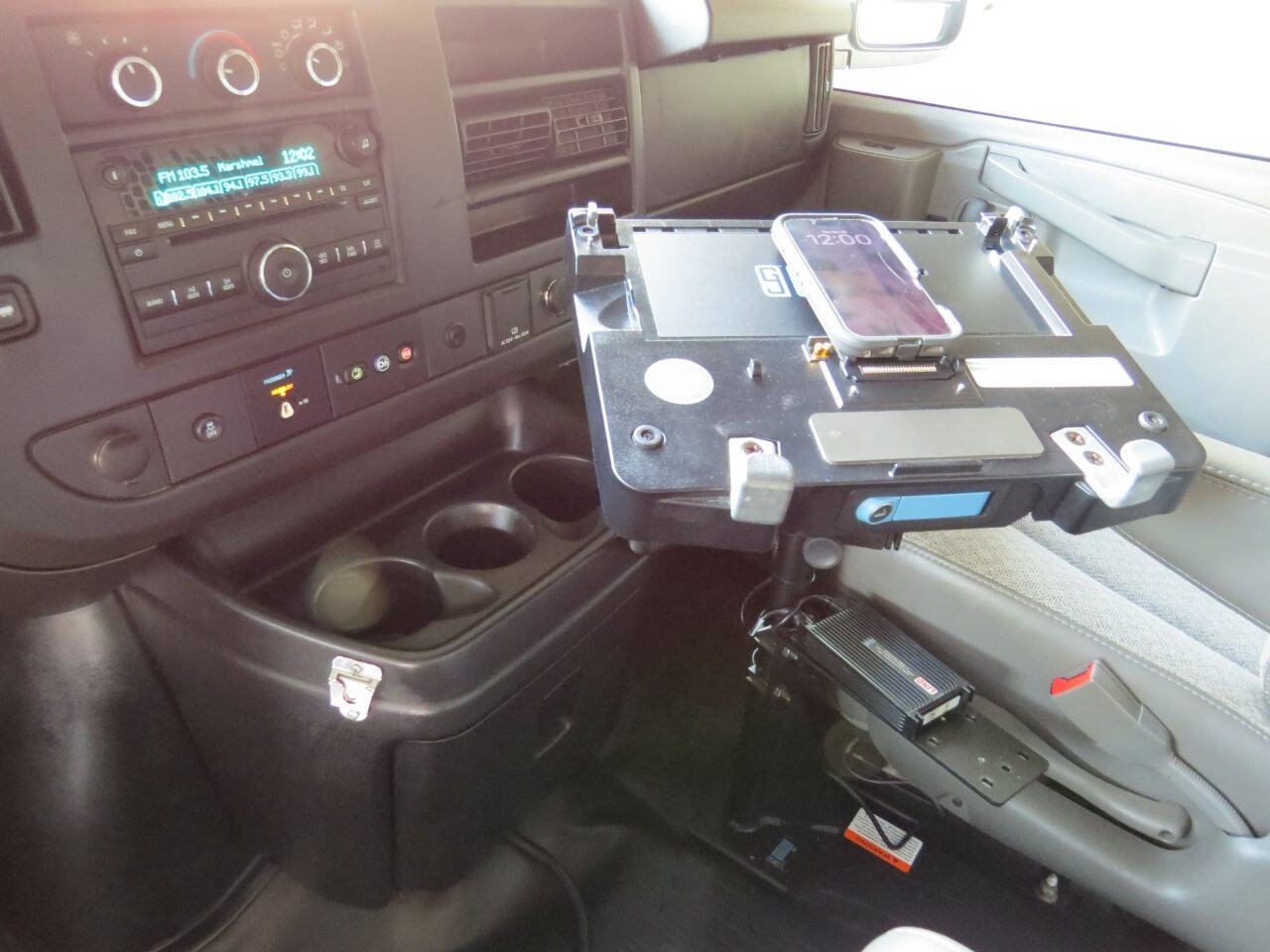 Used 2016 Chevrolet Express 3500 image 76