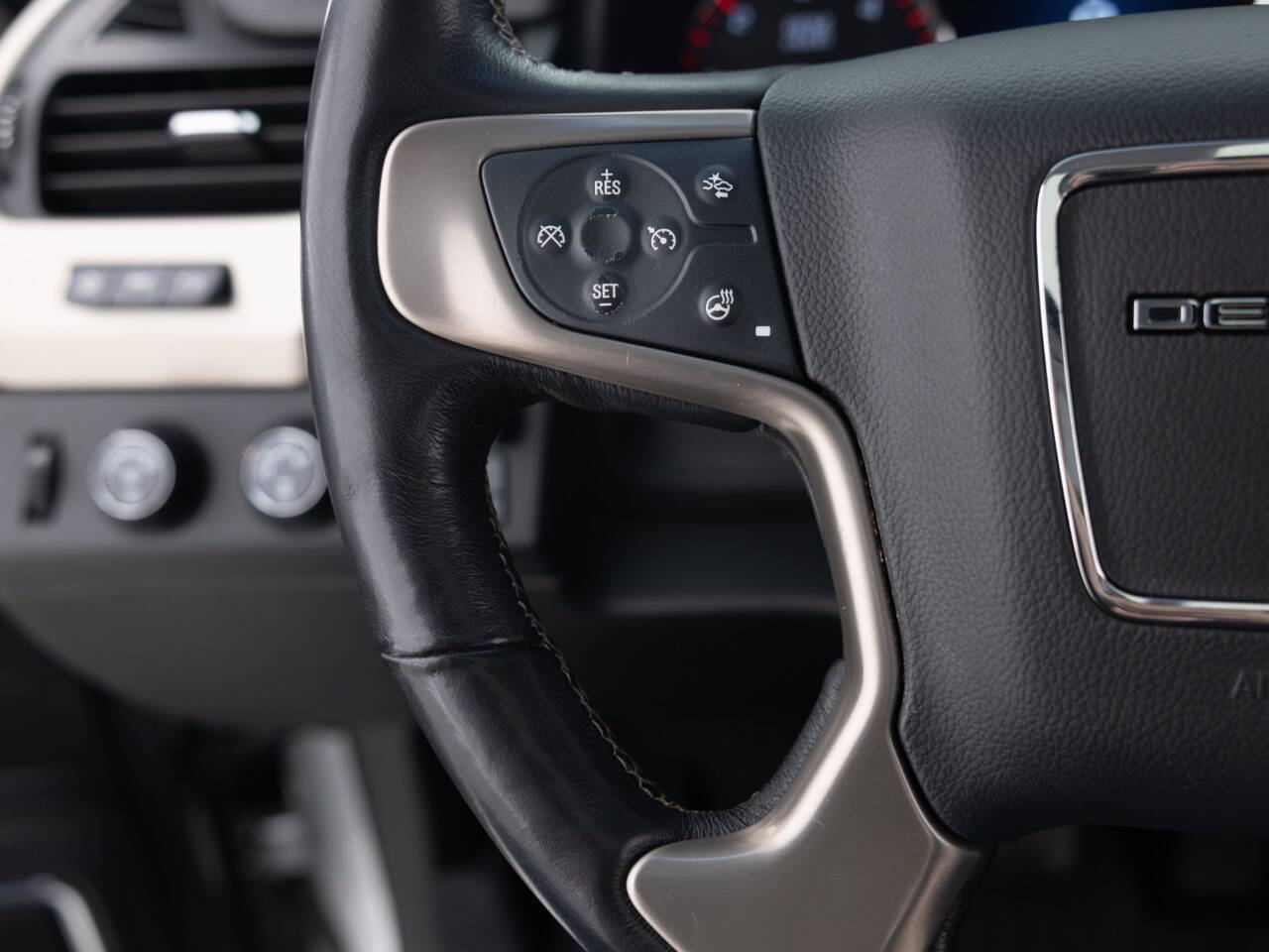 Used 2016 GMC Yukon XL Denali w/ Open Road Package image 41