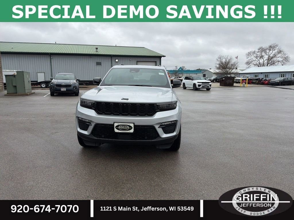 New 2025 Jeep Grand Cherokee Limited w/ Luxury Tech Group II image 2