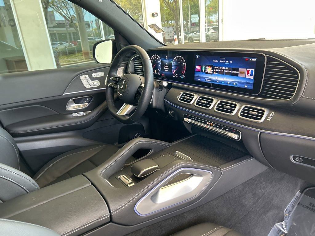 Used 2025 Mercedes-Benz GLS 450 4MATIC w/ AMG Line Exterior image 19