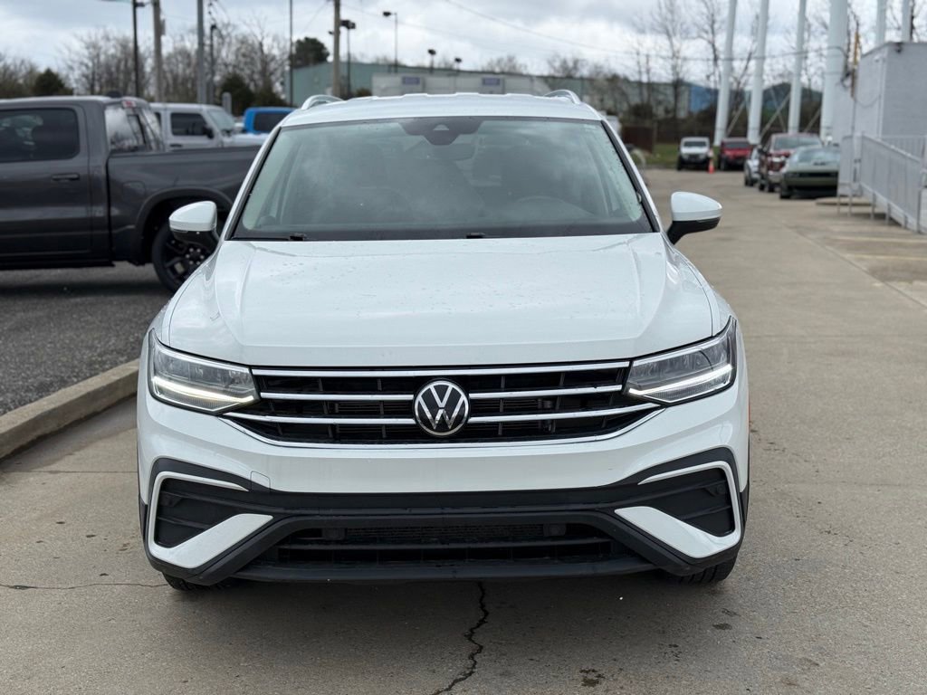 Used 2022 Volkswagen Tiguan SE image 3