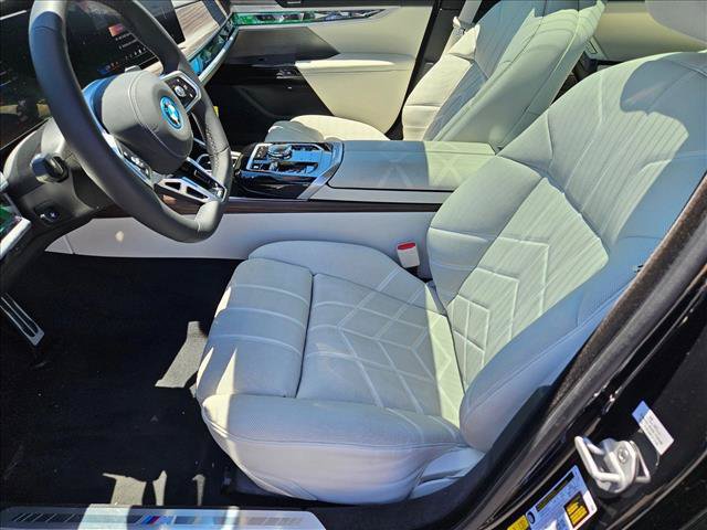 Used 2026 BMW 750e xDrive AWD/4WD image 16