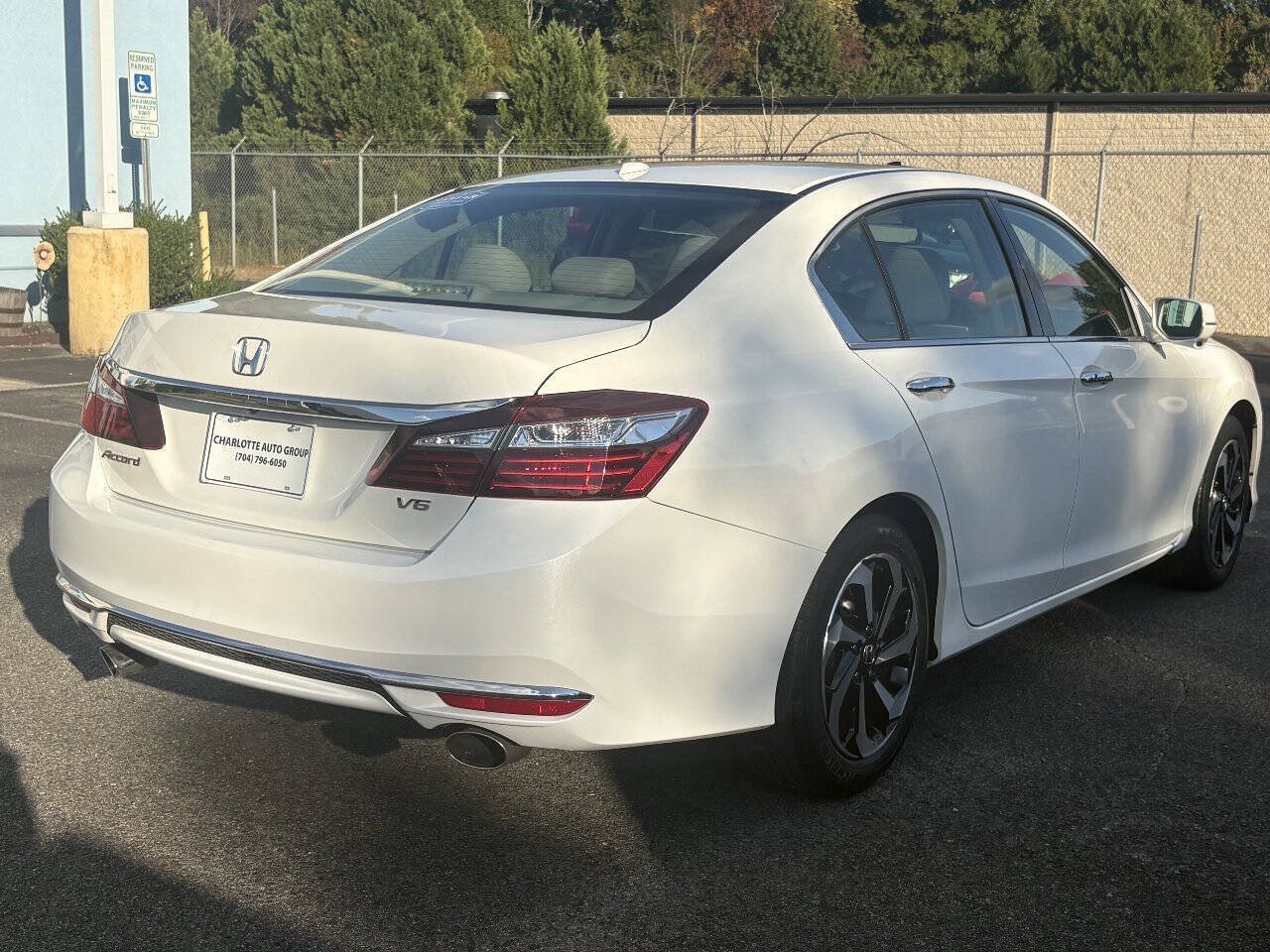 Used 2016 Honda Accord EX-L image 6
