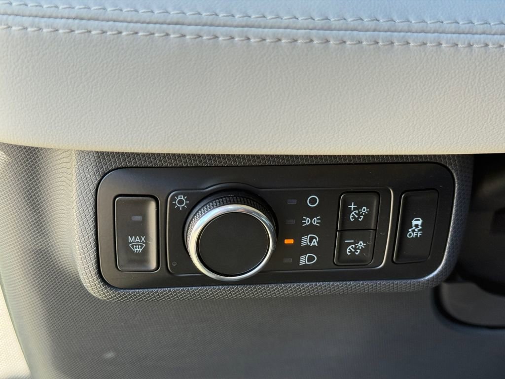 Used 2025 Ford Mustang Mach-E Premium image 20