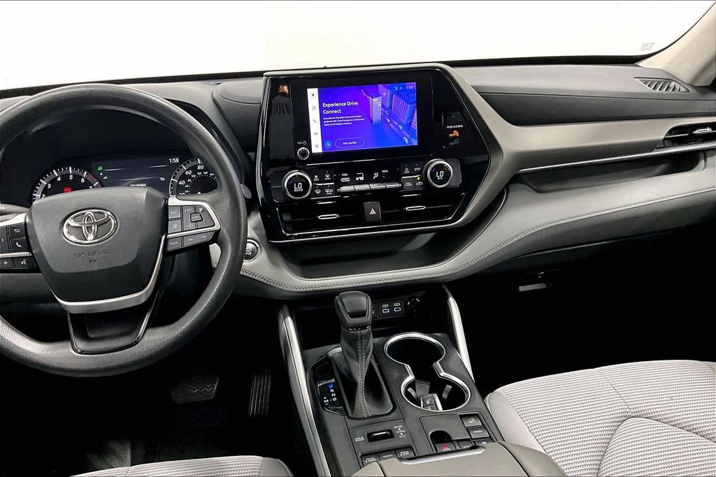 Used 2023 Toyota Highlander L AWD/4WD image 7