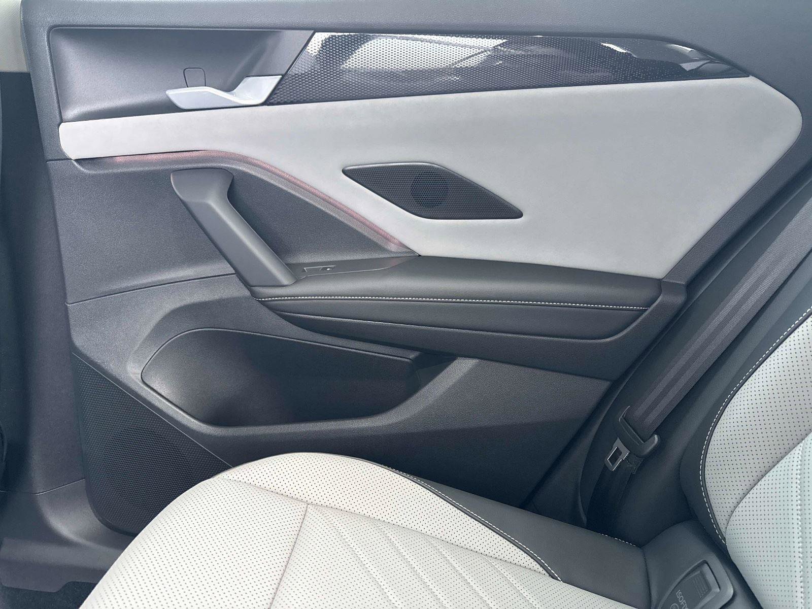 New 2026 Volkswagen Tiguan SE image 15