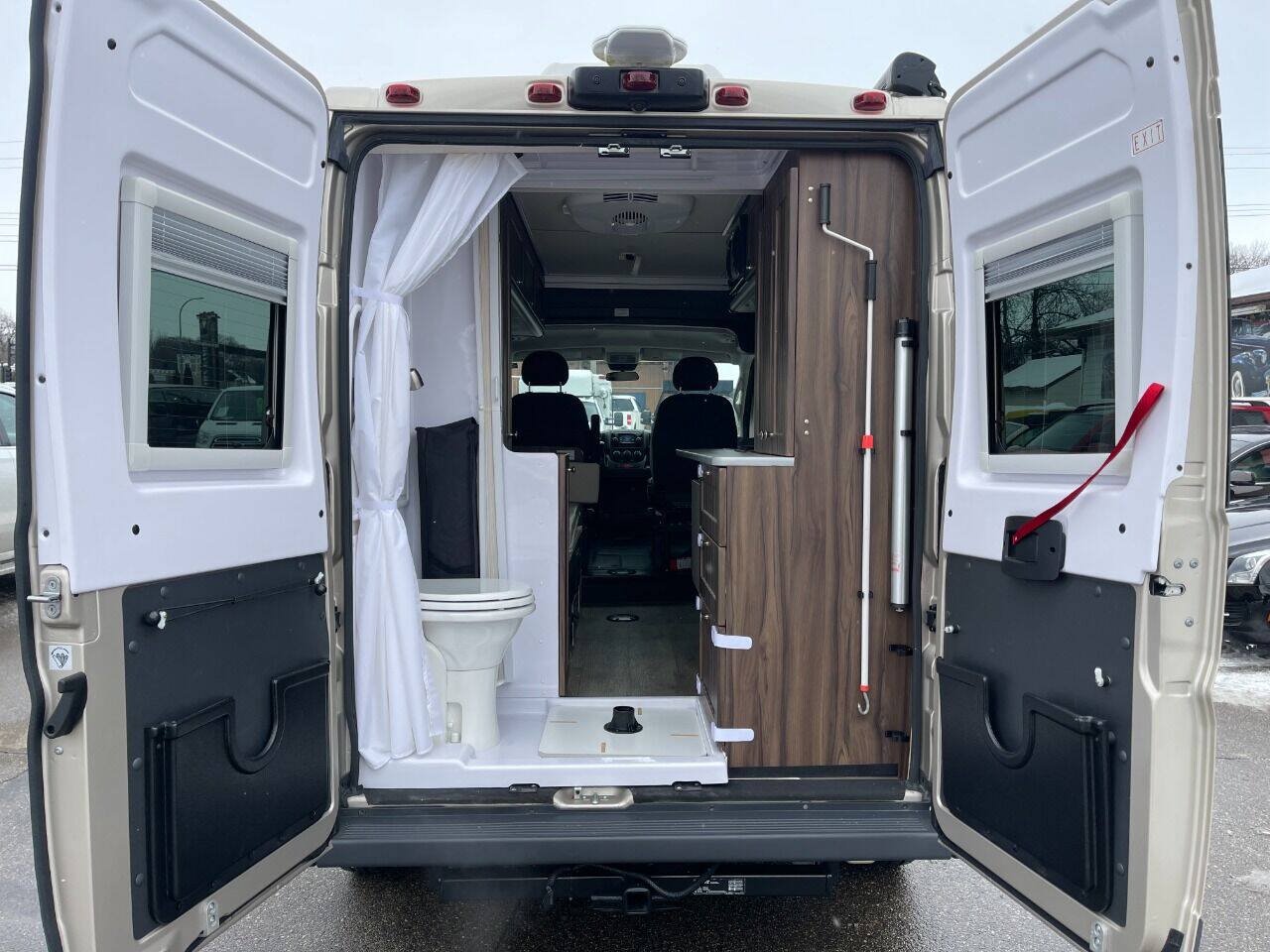 Used 2018 RAM ProMaster 1500 w/ Premium Appearance Group FWD image 10
