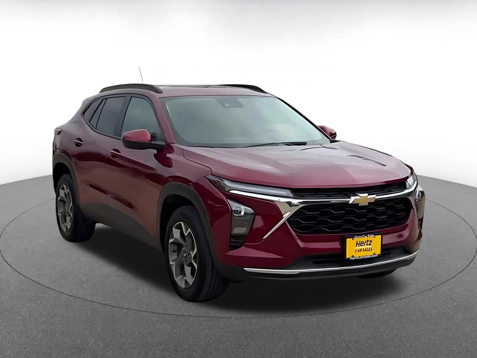 Used 2025 Chevrolet Trax LT FWD image 3