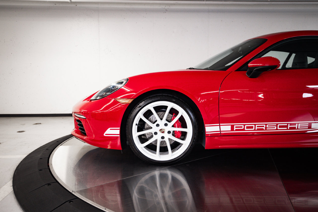 Certified 2024 Porsche 718 Cayman RWD image 11