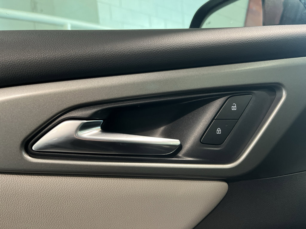 New 2026 Chevrolet Traverse LT FWD image 28
